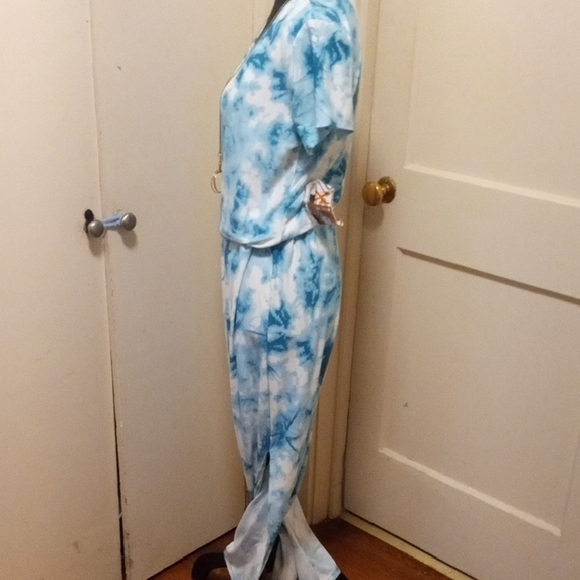 Bobbie Brooks Blue Tie-Dye Maxi Dress with Necklace - Picture 4 of 9